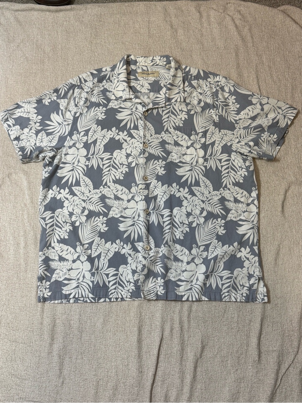 Tommy Bahama XXL Hawaiian Floral Camp Shirt Gray Coastal Resort Vacation